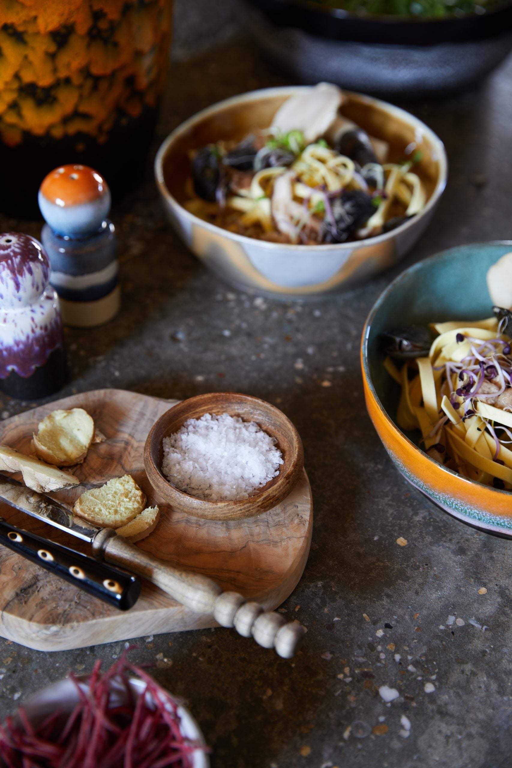 70s Ceramics: Pastaschüssel Golden Hour HKLiving