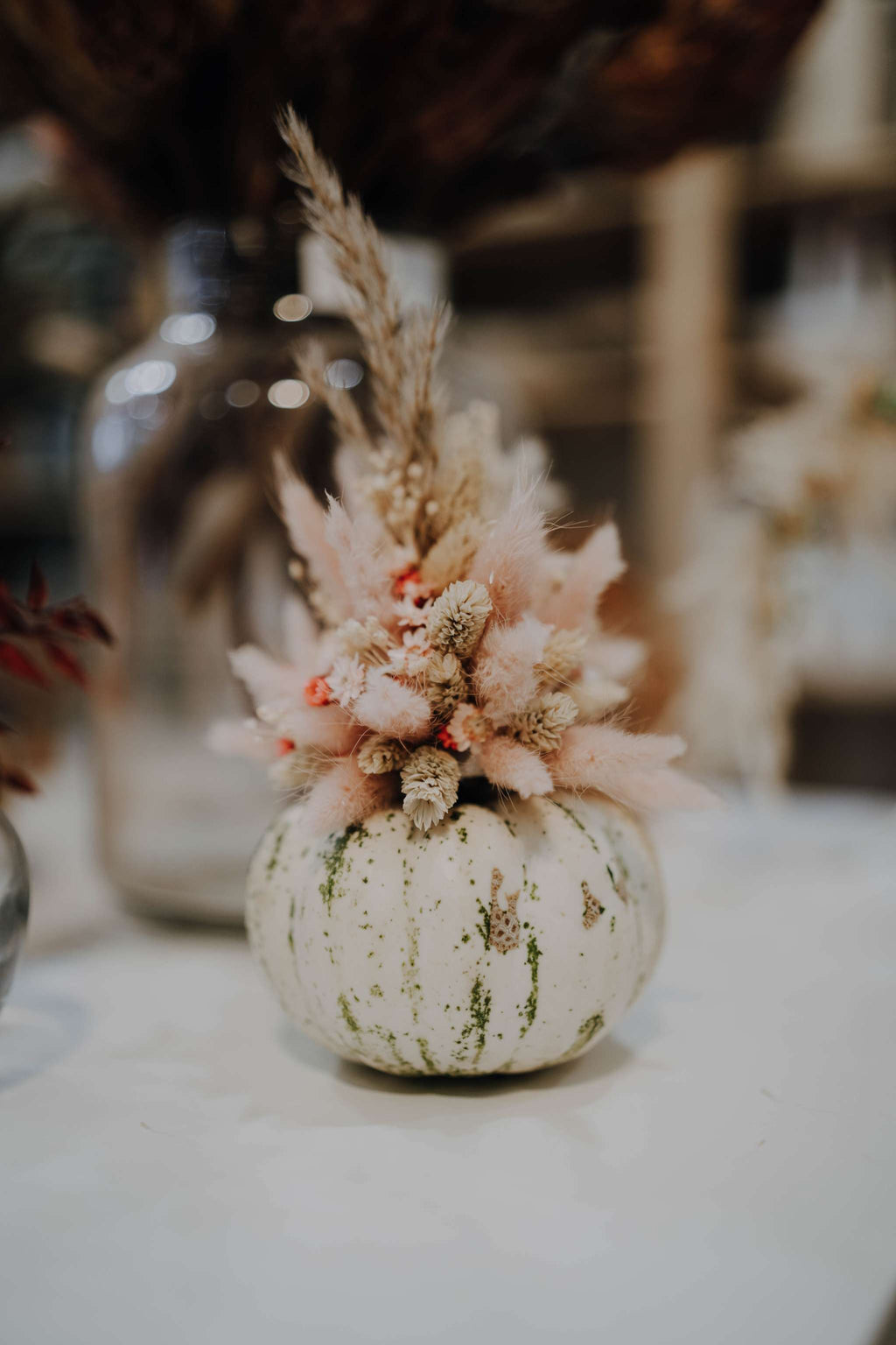 Kürbisgestecke mit Trockenblumen – Workshop