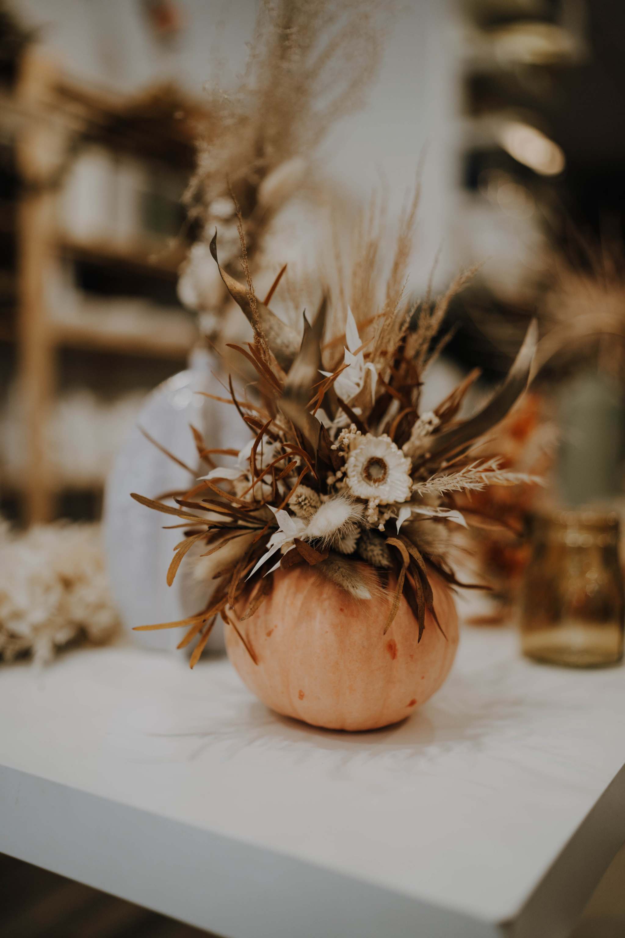 Kürbisgestecke mit Trockenblumen – Workshop