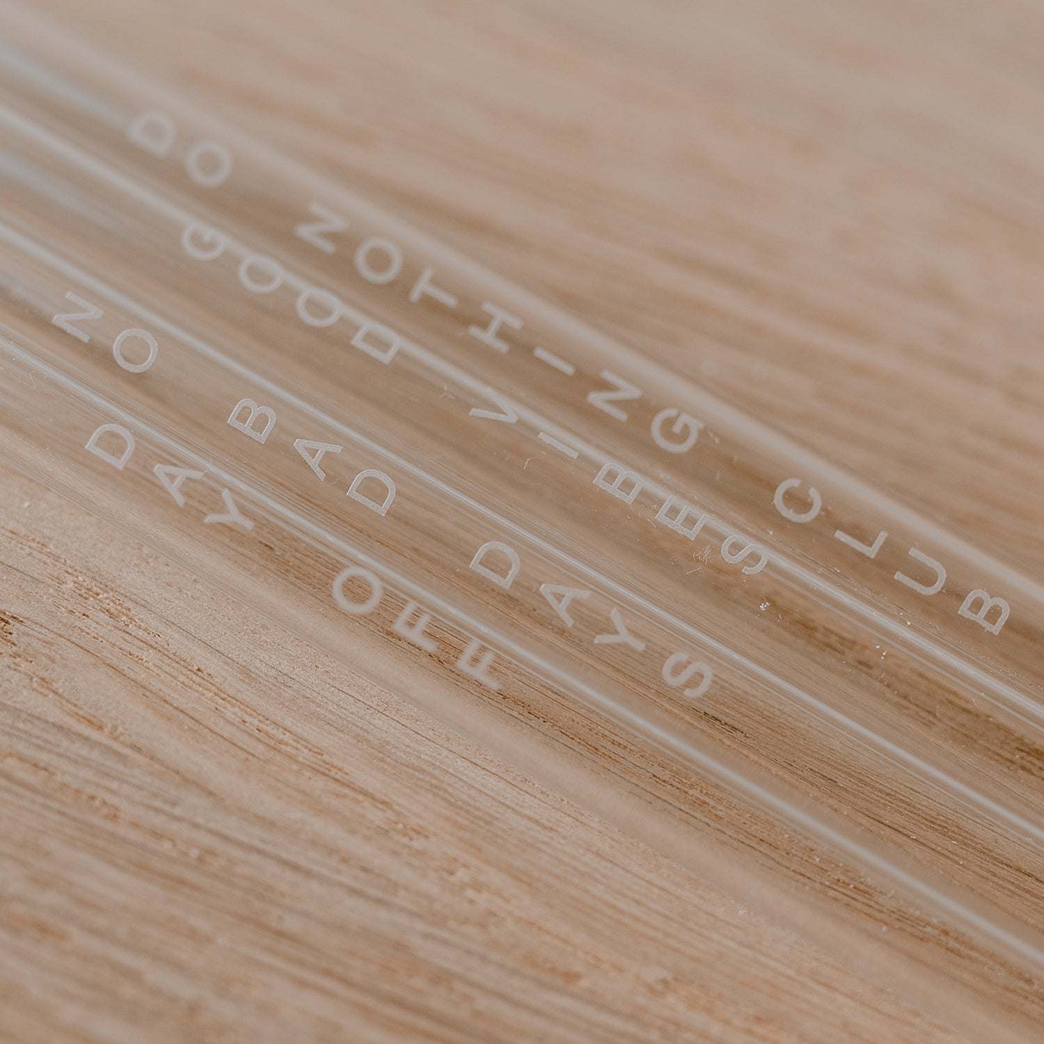 Vier 20cm lange Strohhalme aus Glas im 4er Set von Eulenschnitt, umweltfreundlich und spülmaschinengeeignet