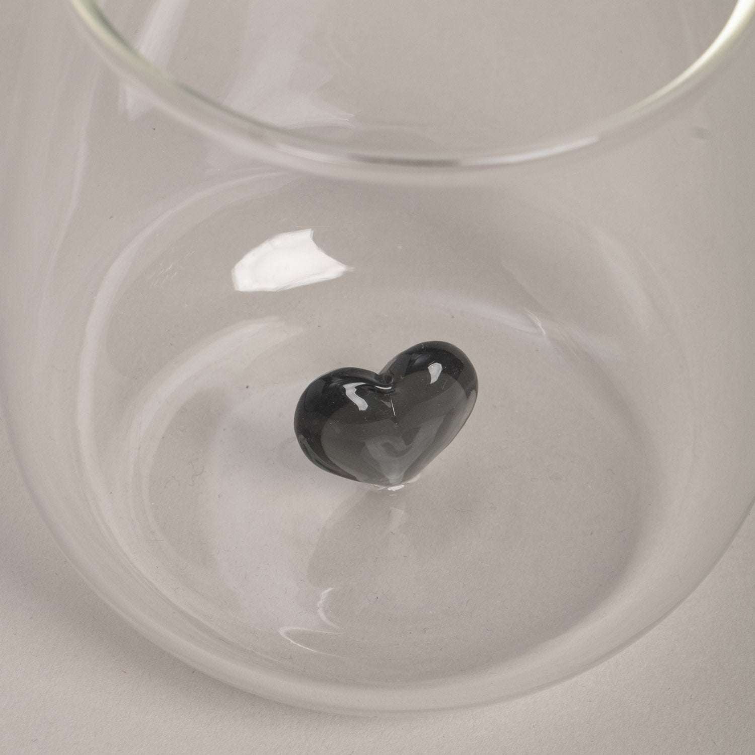Trinkglas Herzfigur schwarz Eulenschnitt