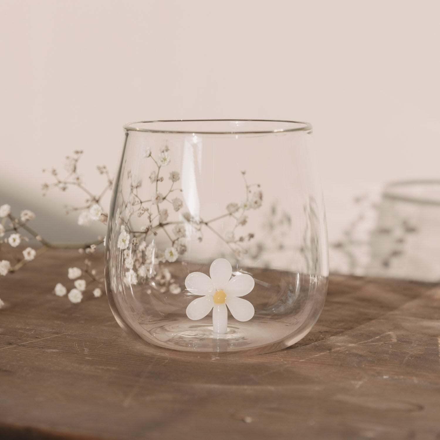 Trinkglas mit 3D Gänseblümchen, Daisyfigur, spülmaschinenfest, 420 ml Fassungsvermögen