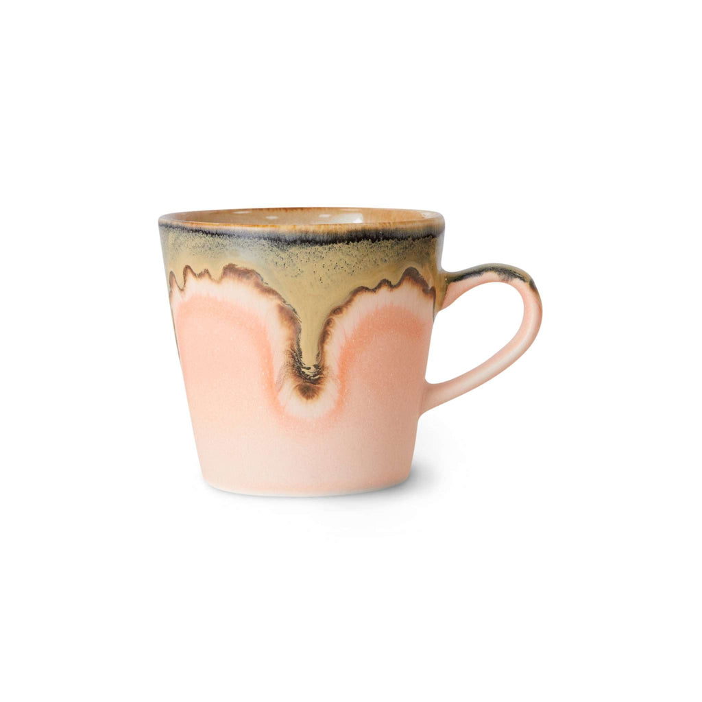 Kaffeebecher mit Henkel aus Steingut im 70er-Jahre Blossom Design von HKLIVING