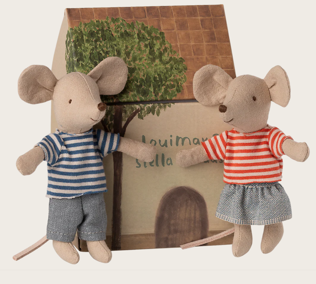 LouiMax und Stella kleine Maileg Geschwistermäuse aus Baumwolle im SuitCasa Haus