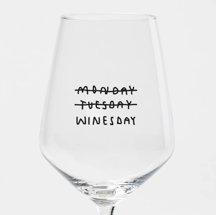 "Monday Tuesday Winesday" Weinglas by Johanna Schwarzer × selekkt