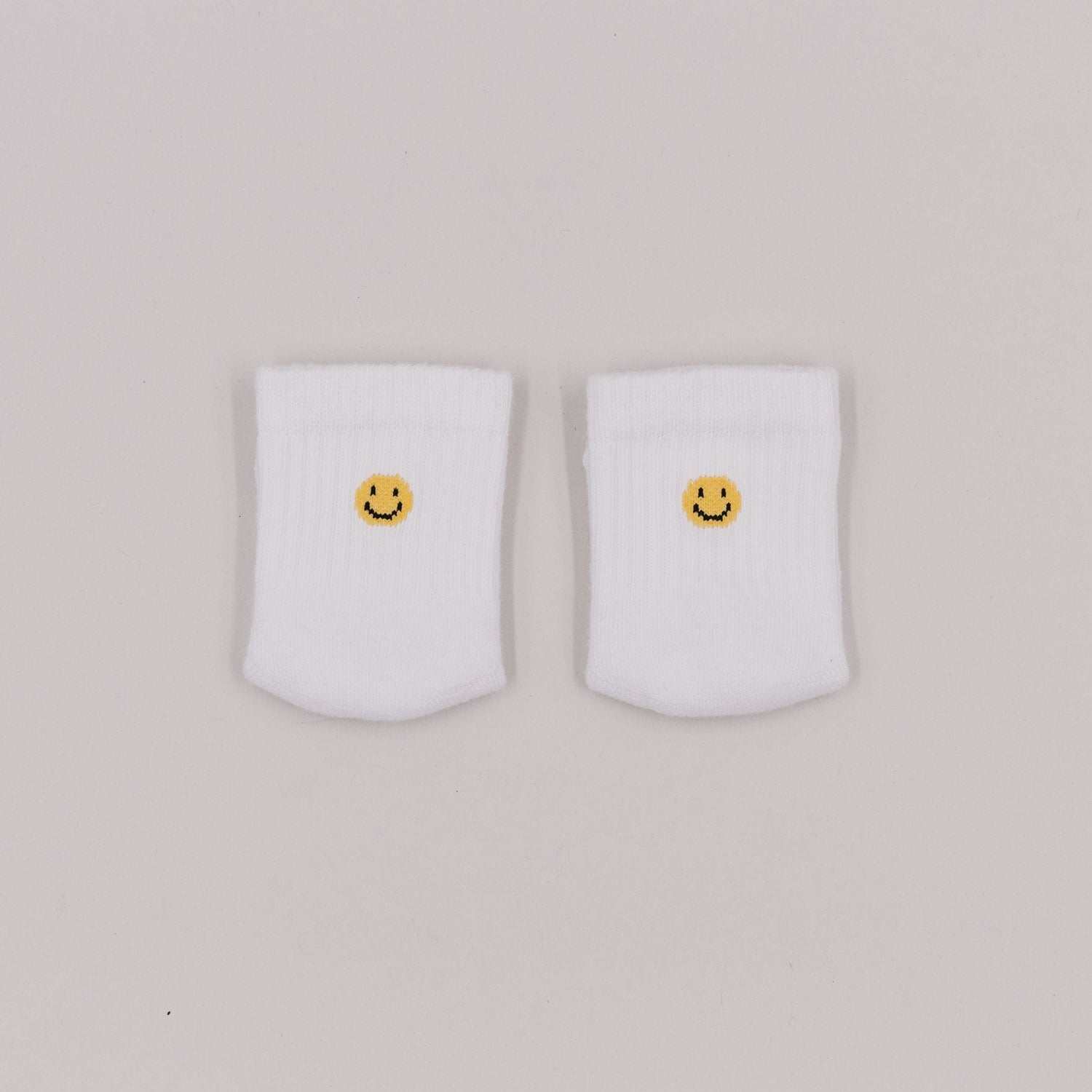 Babysocken verschiedene Designs mit kleinem Herzmotiv, weich und elastisch, ideal für zarte Babyfüße